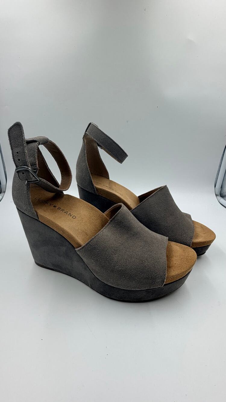 Lucky Brand Yemisa Women’s 8.5 M Gray Suede Leather Wedge Sandals Ankle Strap